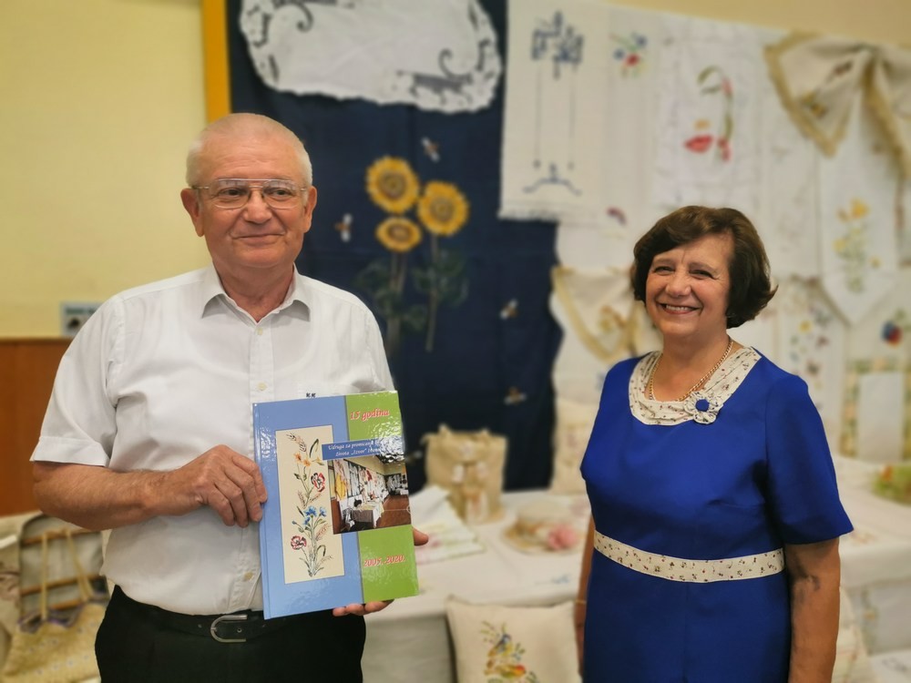 FOTO Udruga ‘Izvor’ iz Ivanovca je skromno, ali nezaboravno predstavila fotomonografiju 15 godina Udruge