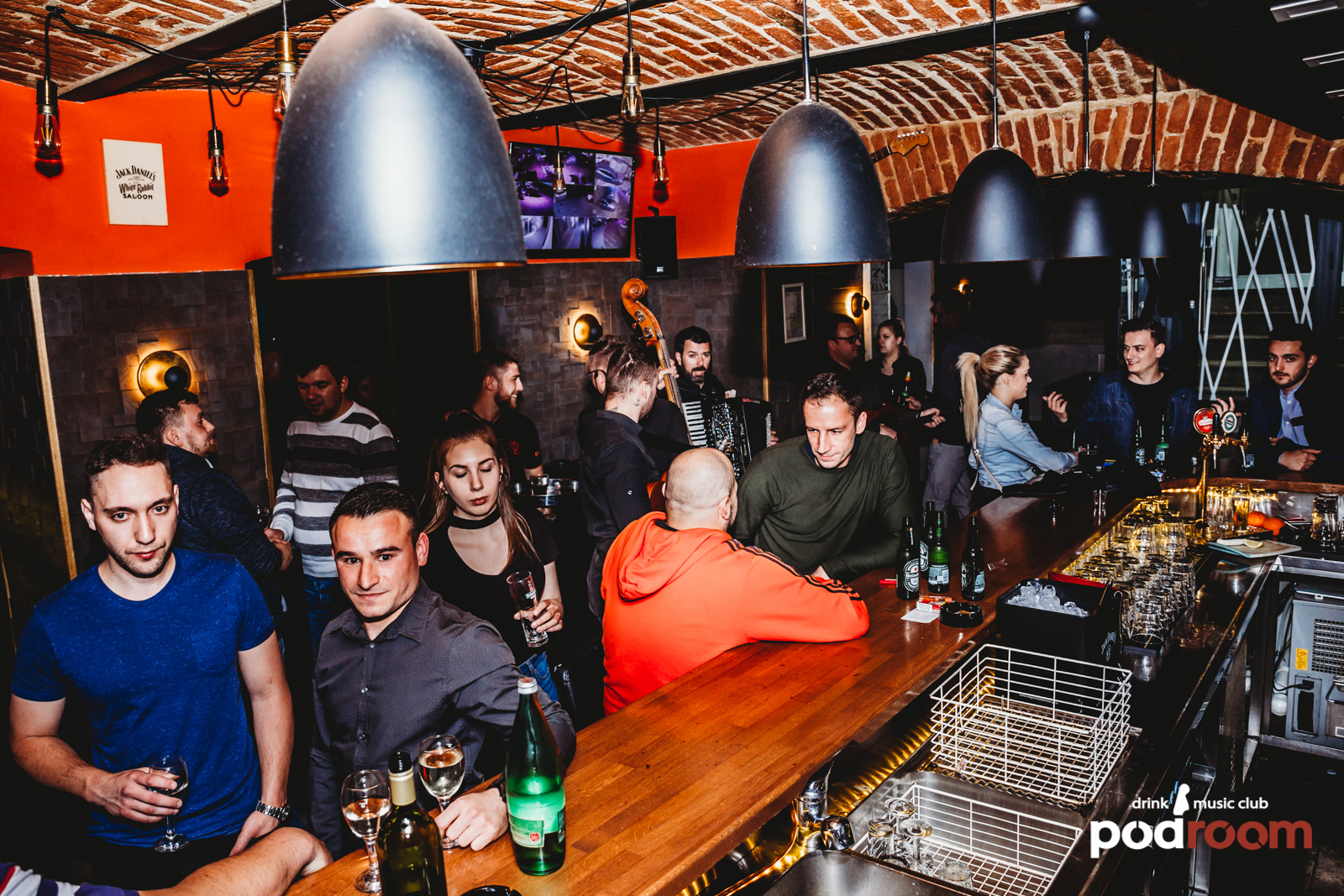 Podrumarenje uz Tamburaški sastav Kumovi i Vina Tomšić