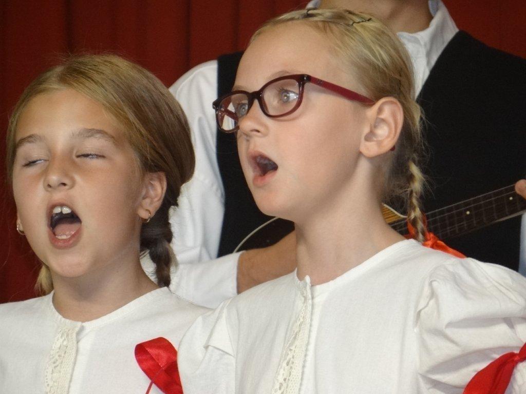 Prvi dječji folklorni susreti u Žiškovcu