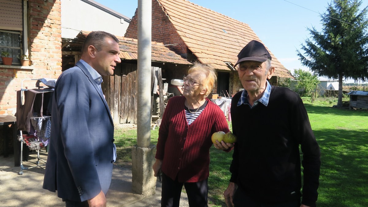 Župan Posavec obišao obišao starije građane povodom Međunarodnog dana starijih osoba