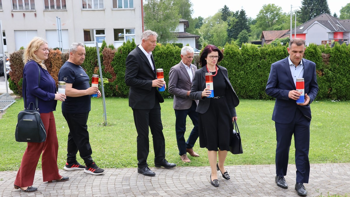 SVETI MARTIN NA MURI Održano sportsko natjecanje dragovoljaca i veterana te susreti djece i unuka hrvatskih branitelja