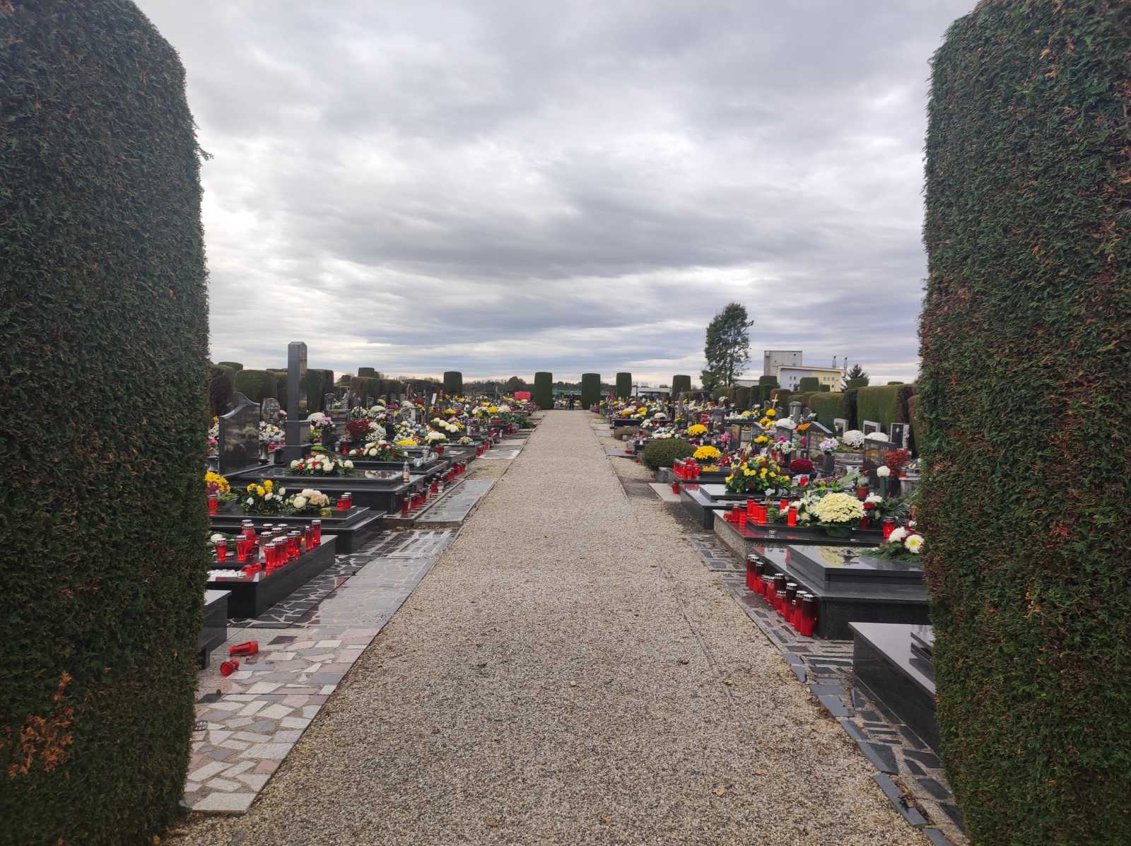 FOTO Spokojan Dušni dan na kotoripskom groblju