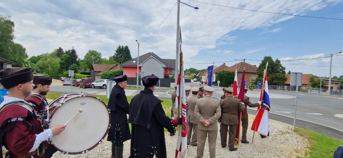 SVETI MARTIN NA MURI Održano sportsko natjecanje dragovoljaca i veterana te susreti djece i unuka hrvatskih branitelja