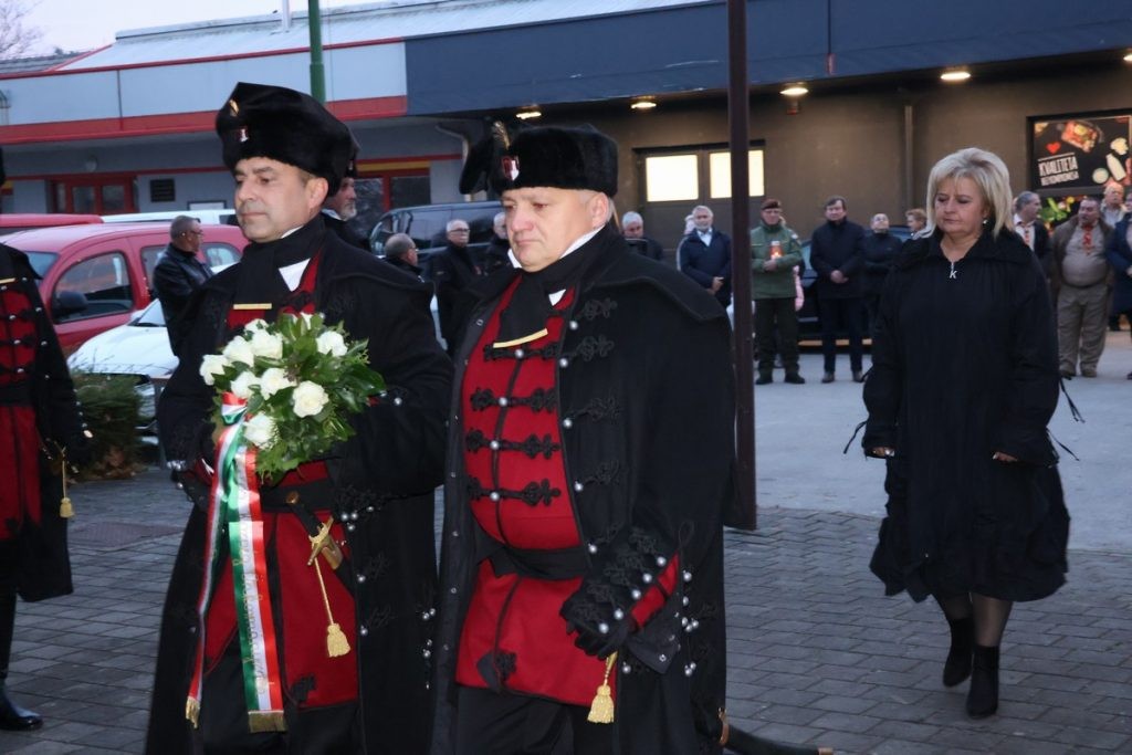 GORNJI KURŠANEC Obilježena 359. obljetnica pogibije velikana Međimurja Nikole VII. Zrinskog GORNJI KURŠANEC Obilježena 359. obljetnica pogibije velikana Međimurja Nikole VII. Zrinskog