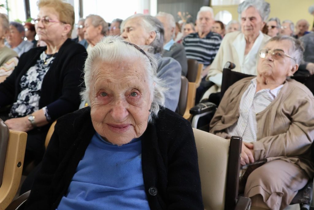 DAN STARIJIH OSOBA Župan Matija Posavec posjetio Dom za starije i nemoćne Čakovec DAN STARIJIH OSOBA Župan Matija Posavec posjetio Dom za starije i nemoćne Čakovec