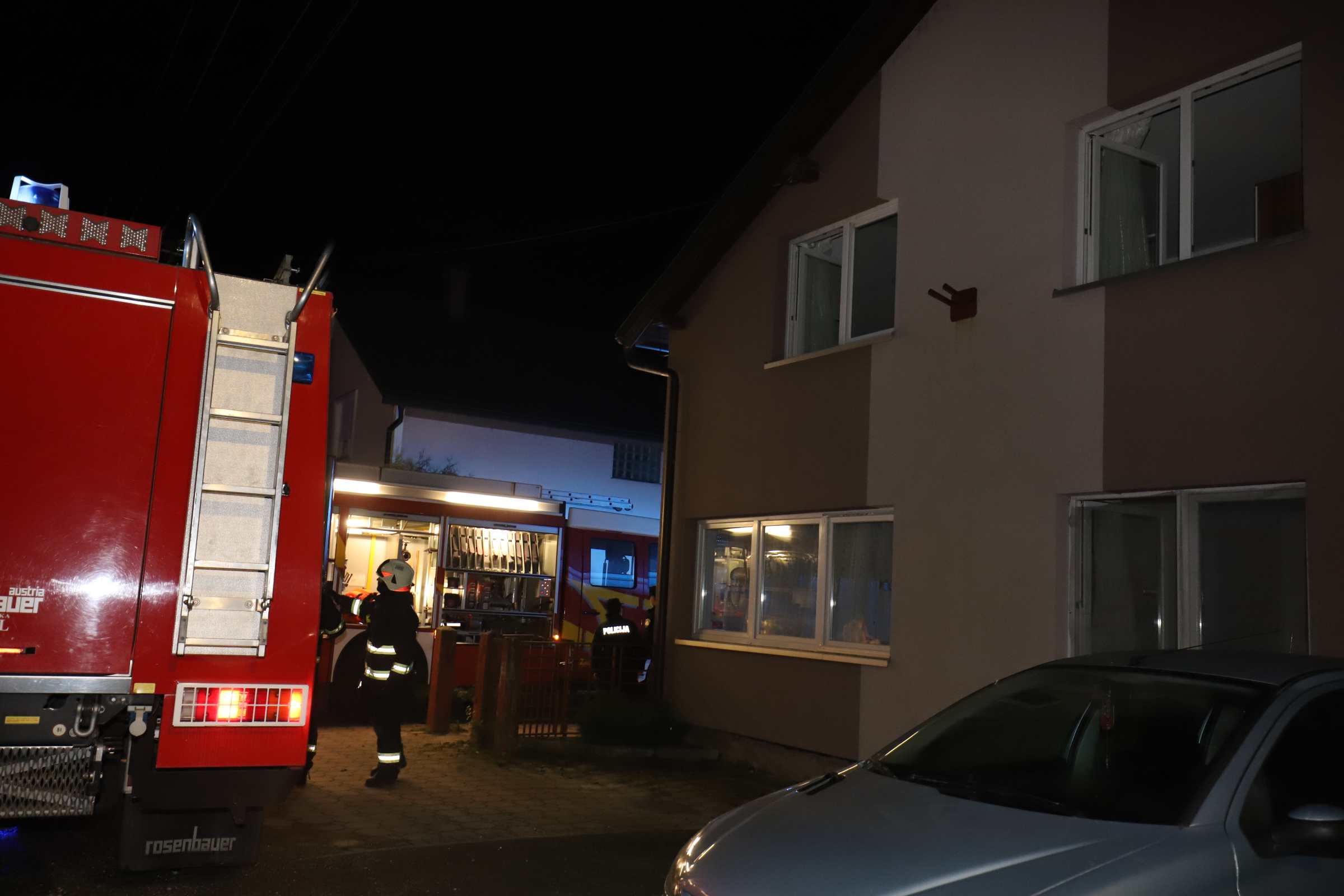 Požar staračkog doma u Otoku: Vatrogasci evakuirali 17 štićenika!