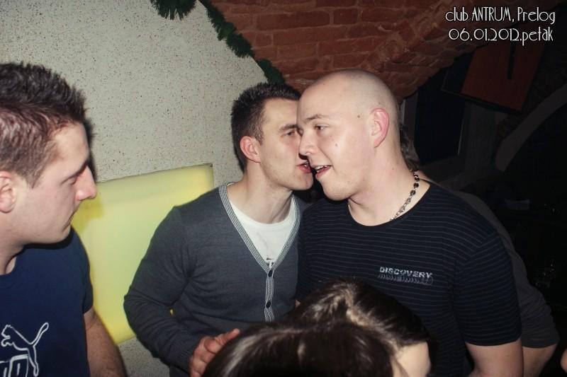 slika0018 Antrum (Petak, 6.1.2012) slika0018 Antrum (Petak, 6.1.2012)