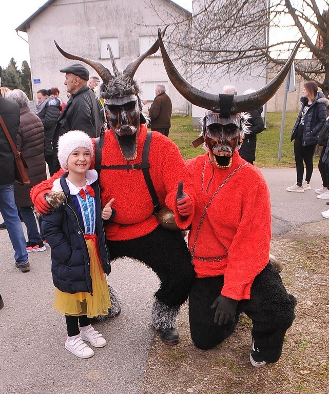 Vesela maskirana povorka zabavila Štefanec