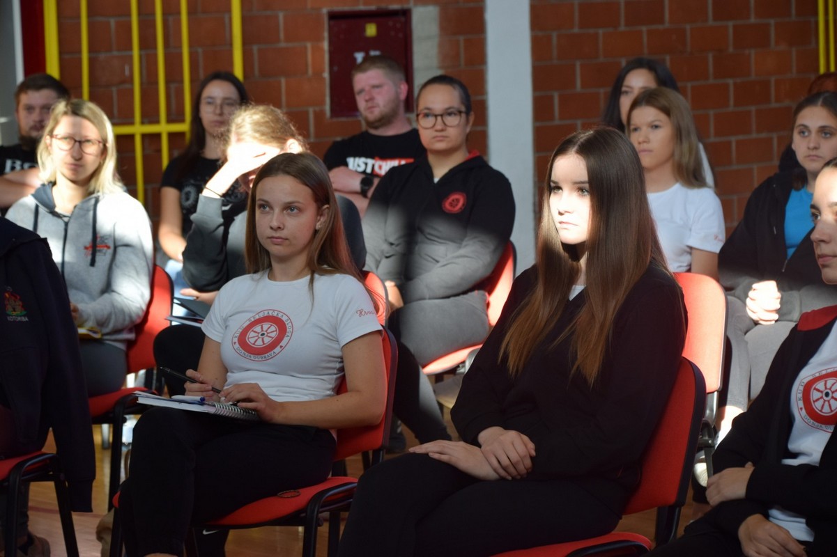DONJA DUBRAVA Seminar ‘Scenska primjena folklora i osnove koreografije’ okupio KUD-ove Međimurja i goste