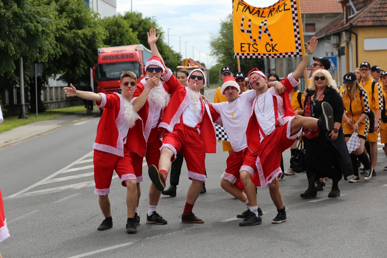 Ulicama Čakovca koračalo više od 1200 međimurskih maturanata