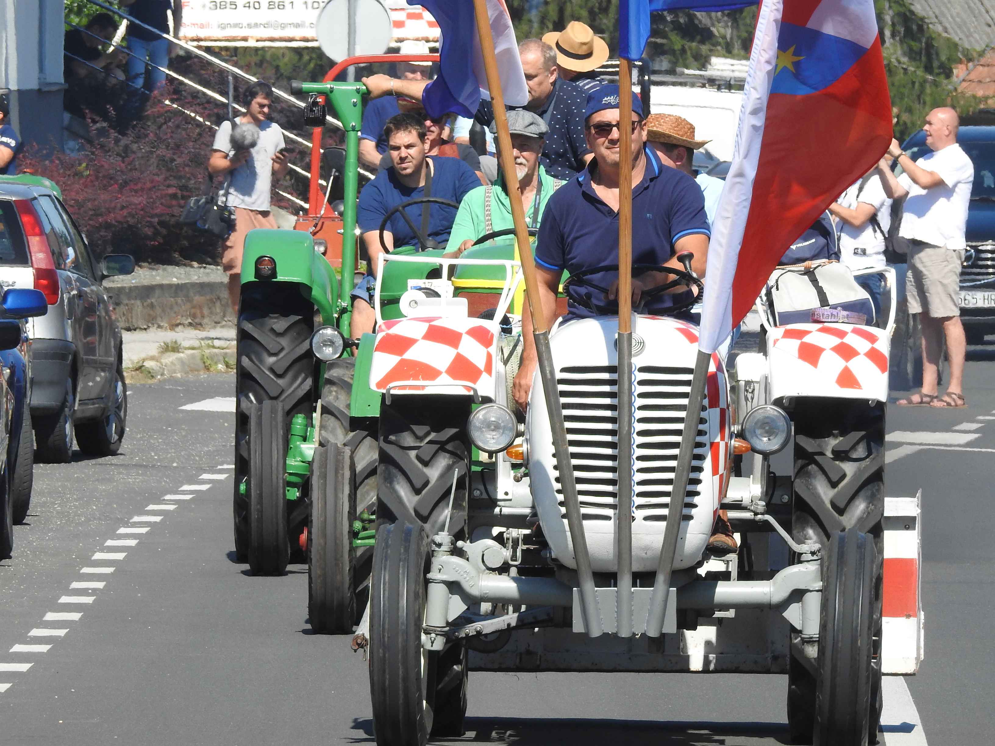 SELNICA Pogledajte kako je bilo na 17. susretu starih traktora