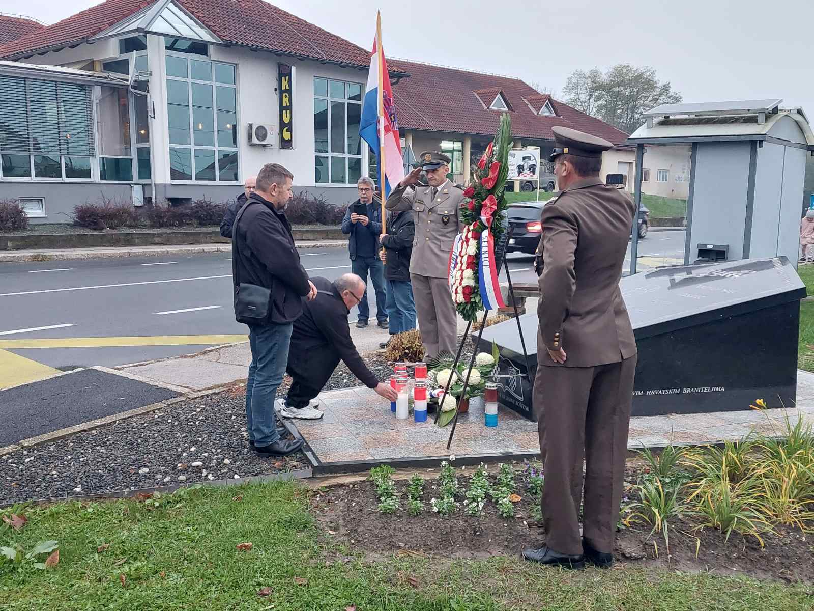 FOTO U Selnici odana počast poginulim hrvatskim braniteljima