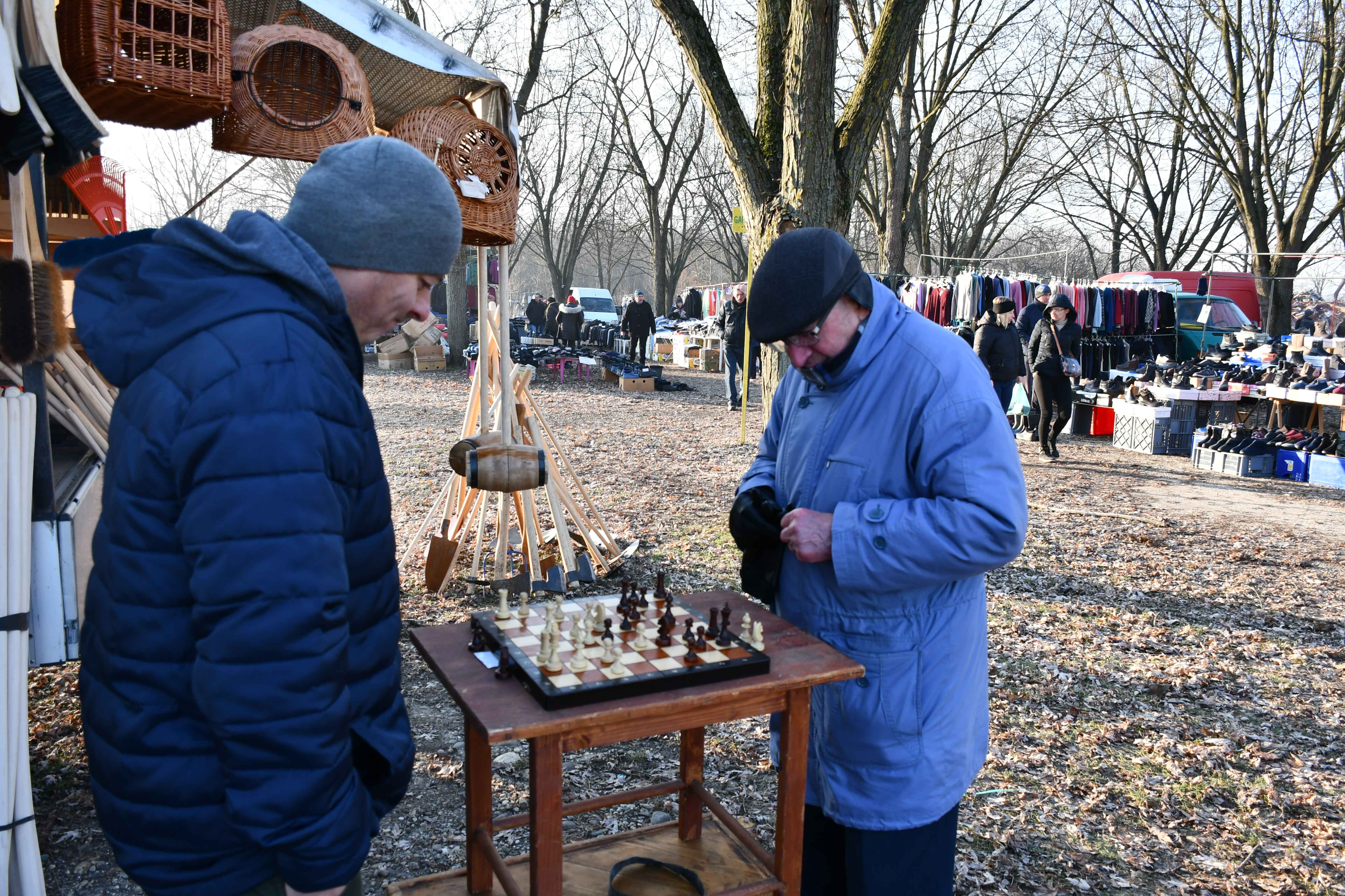 ZUBATO SUNCE Bogata ponuda voća i povrća na čakovečkom sajmu, a zaigrao se i šah!