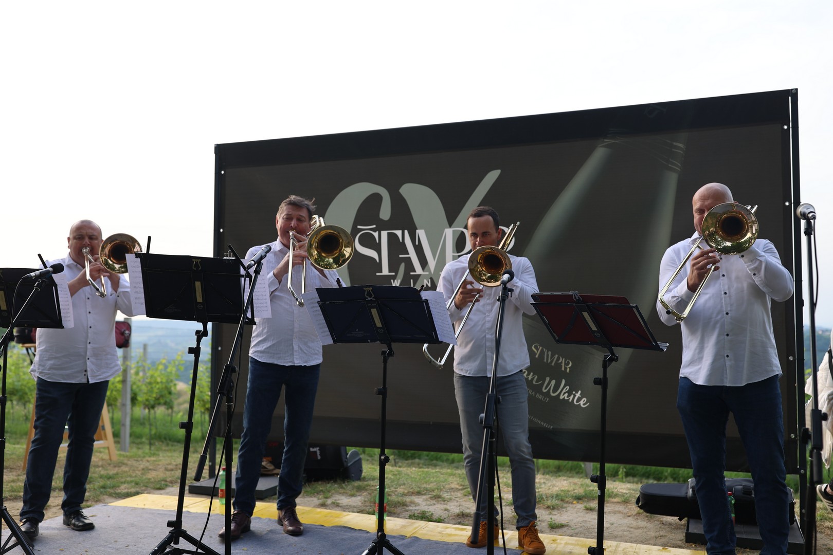 FOTO I VIDEO Pogledajte kako je bilo na nezaboravnom dočeku ljeta na Mađerkinom bregu