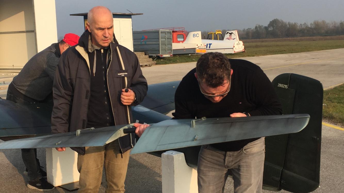 Njemački bombarder iz Drugog svjetskog rata na nebu iznad Čakovca