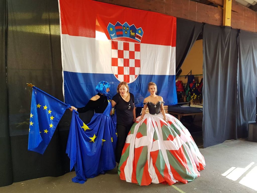 image00204e3045528d5cb3441d80e1