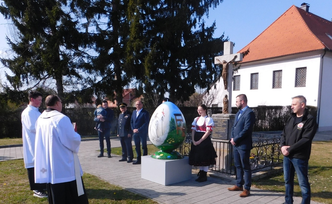 Nedelišće dobilo veliku uskrsnu pisanicu!