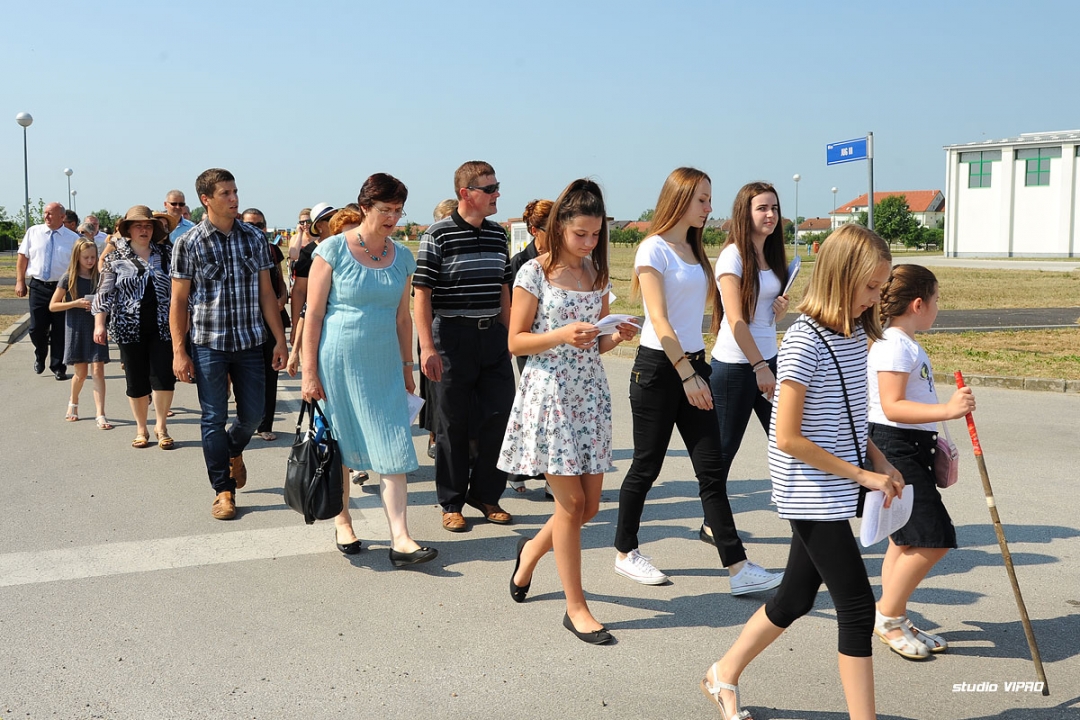 303512672dsc8175539735