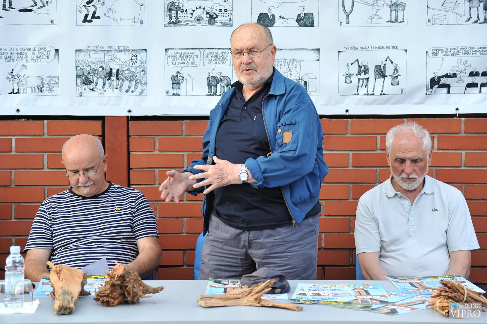 U Malom Mihaljevcu predstavljen prvi broj ‘Zlatne smolige’, humorističko-satiričkog lista