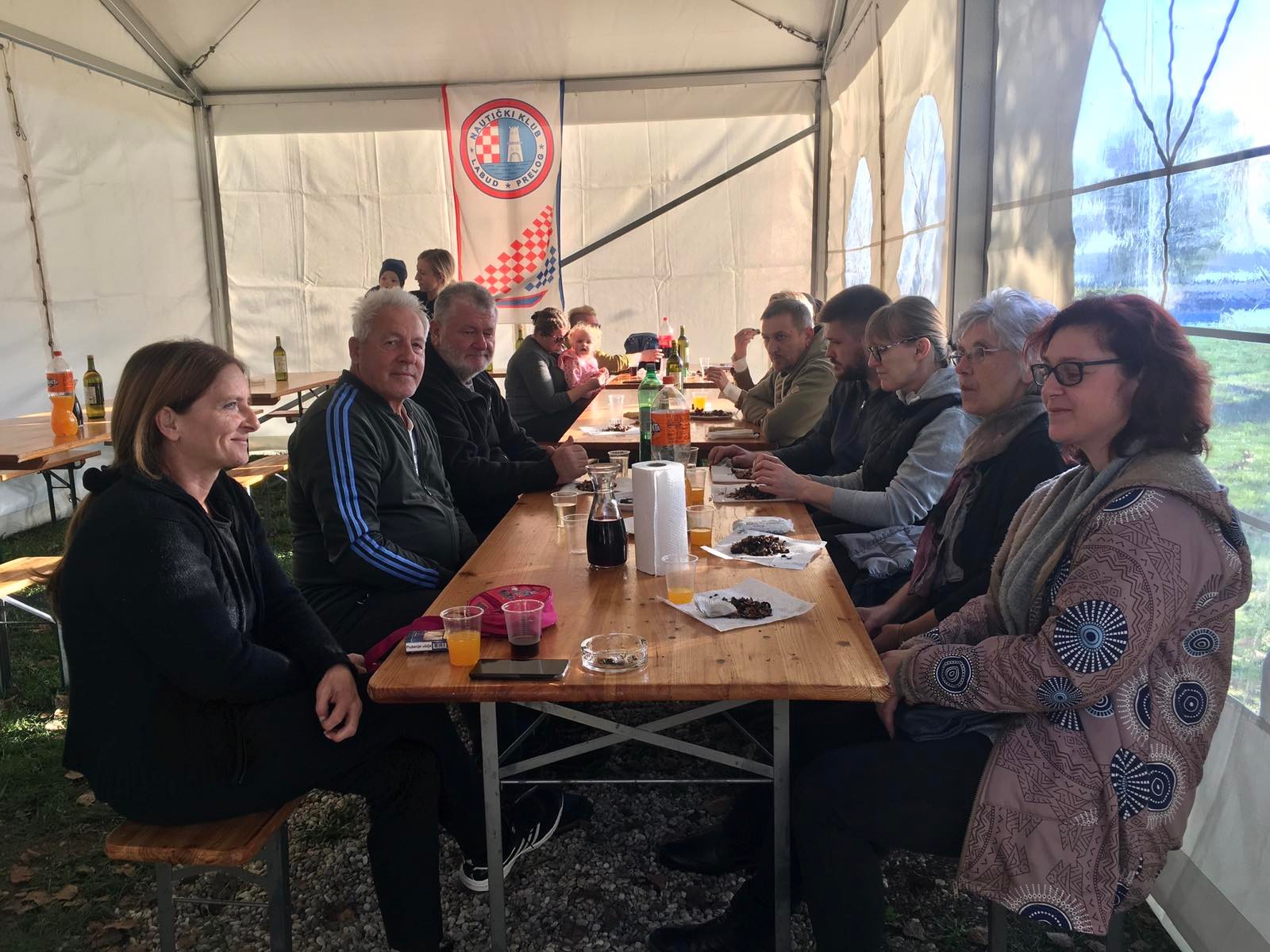 Veselo je na preloškoj Marini: Kestenijada i druženje članova Nautičkog kluba Labud