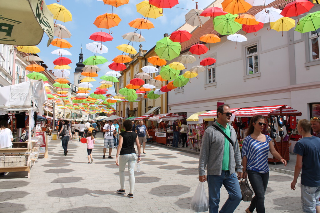 slika00017468522 FOTO: Pogledajte današnju atmosferu na Porcijukulovom! 1.8.2014.