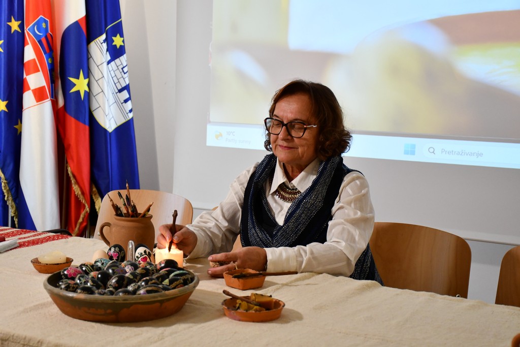 ČRNE PISANICE Predstavljeno umijeće izrade črnih pisanica, novozaštićeno nematerijalno dobro Međimurja ČRNE PISANICE Predstavljeno umijeće izrade črnih pisanica, novozaštićeno nematerijalno dobro Međimurja