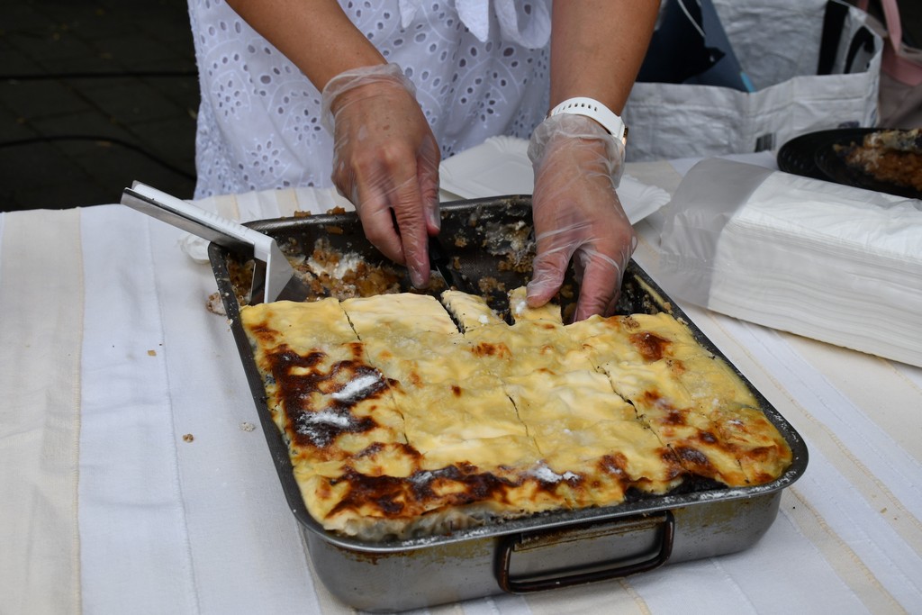 Klaudija Jepure iz Murskog Središća prirpemila međimursku gibanicu