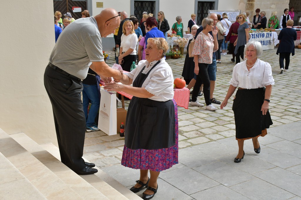 ‘BAKINI KOLAČI’ Najbolji kolač s jabukama pripremila je Natalija Munđar iz Križovca