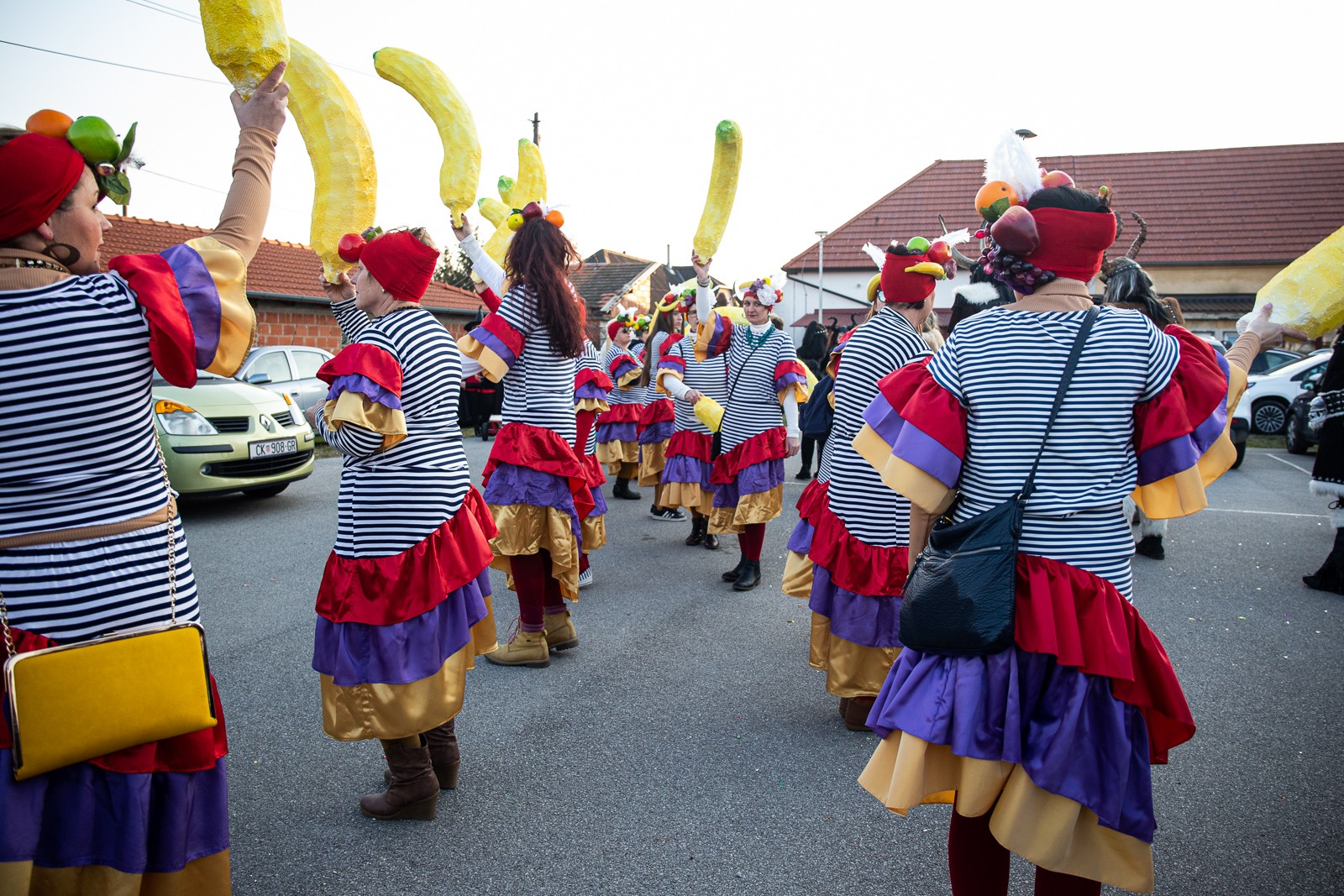 DOMIŠLJATE MAŠKARE U ZASADBREGU Bolničari, vještice, Škoti…