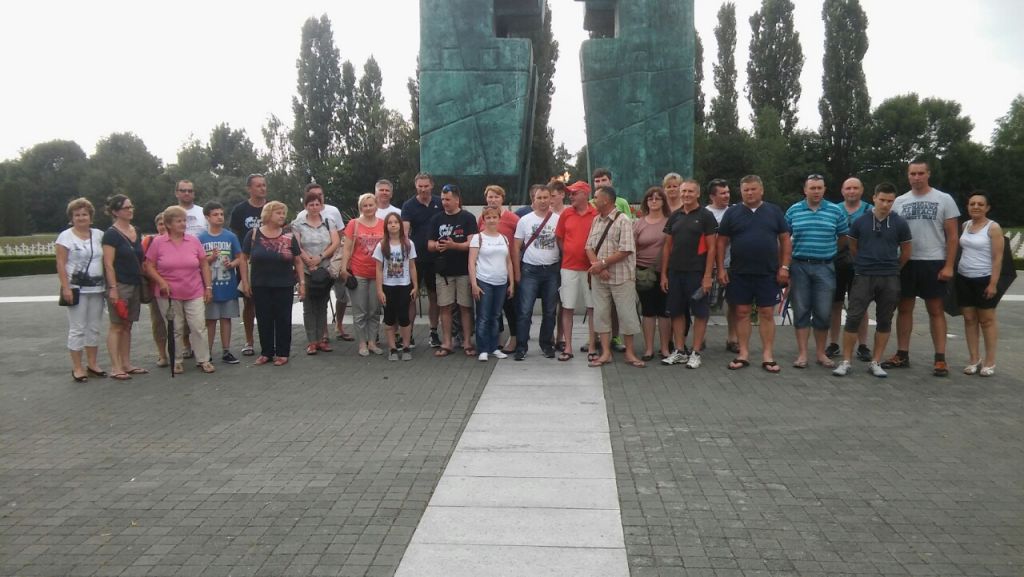 1355878310426418857726842756104