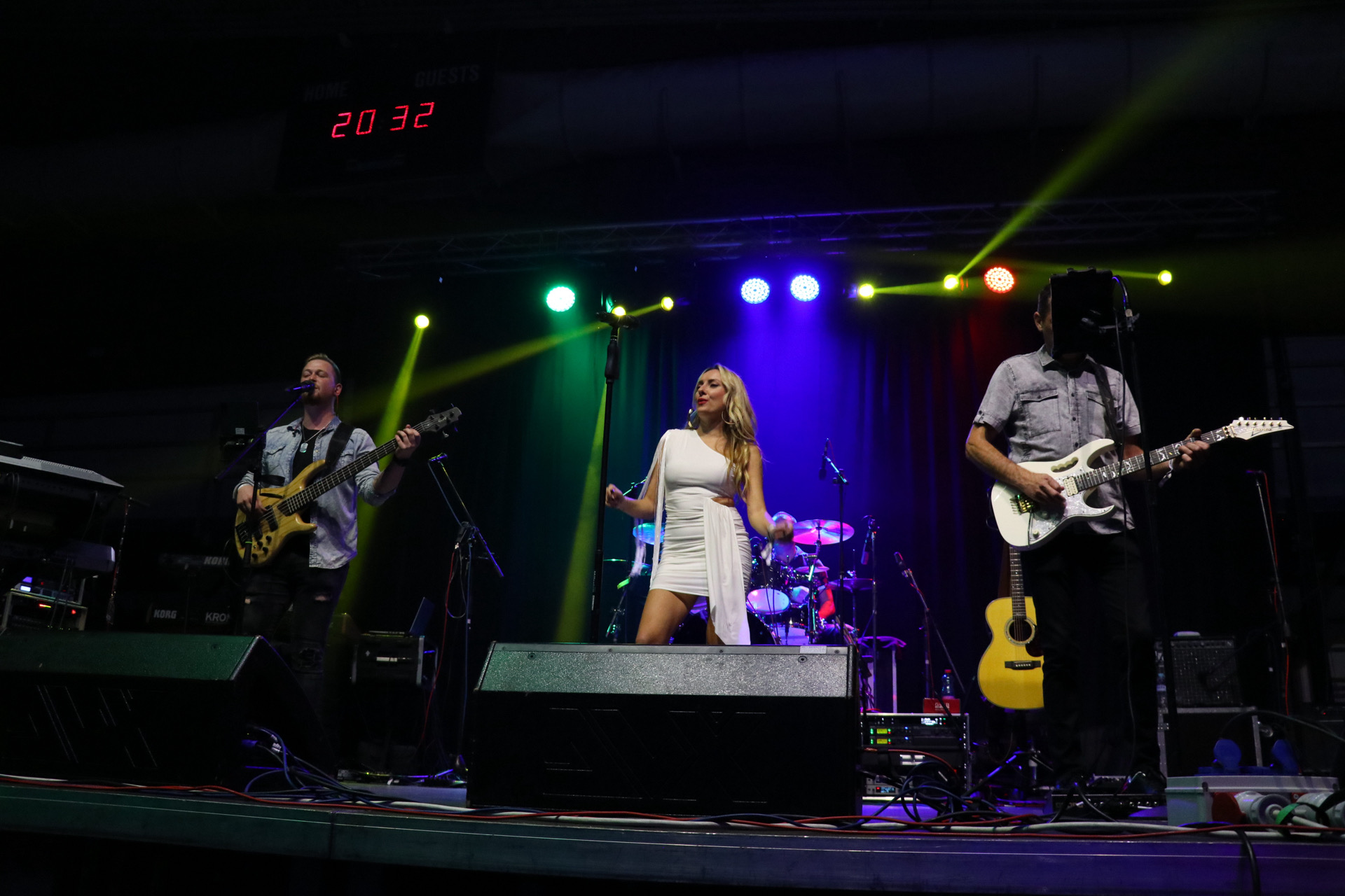 FOTO Željko Samardžić zagrijao Čakovec na jesenskom koncertu u punoj GOC dvorani