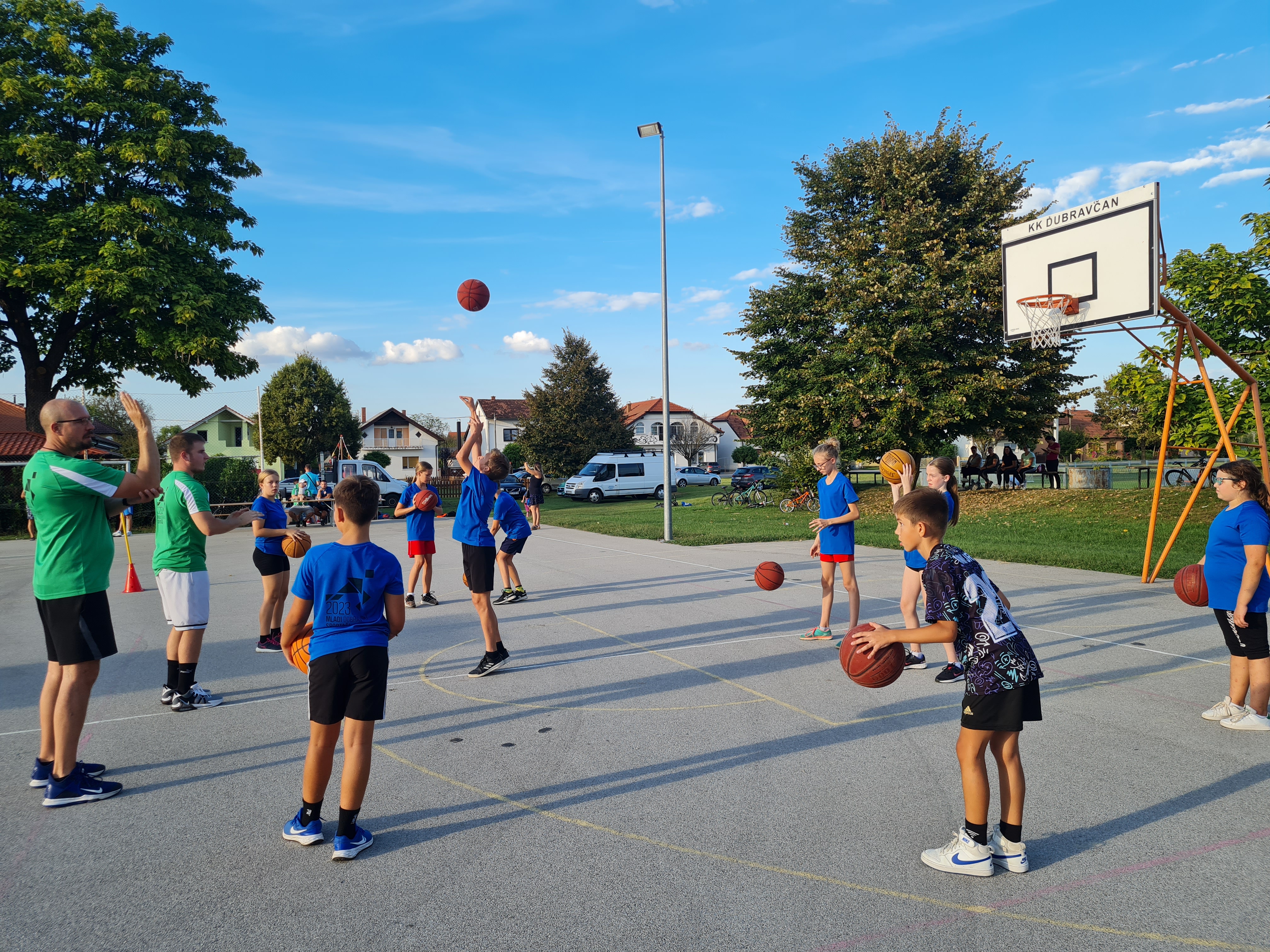 Mladi dobravski sportaši – košarka