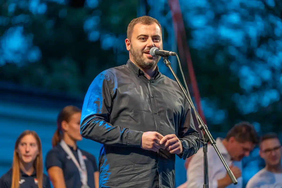 2.9.2024. – nikola novak Svečani doček Jane Košćak i Roka Farkaša_FB Media (27 of 35) 2.9.2024. – nikola novak Svečani doček Jane Košćak i Roka Farkaša_FB Media (27 of 35)