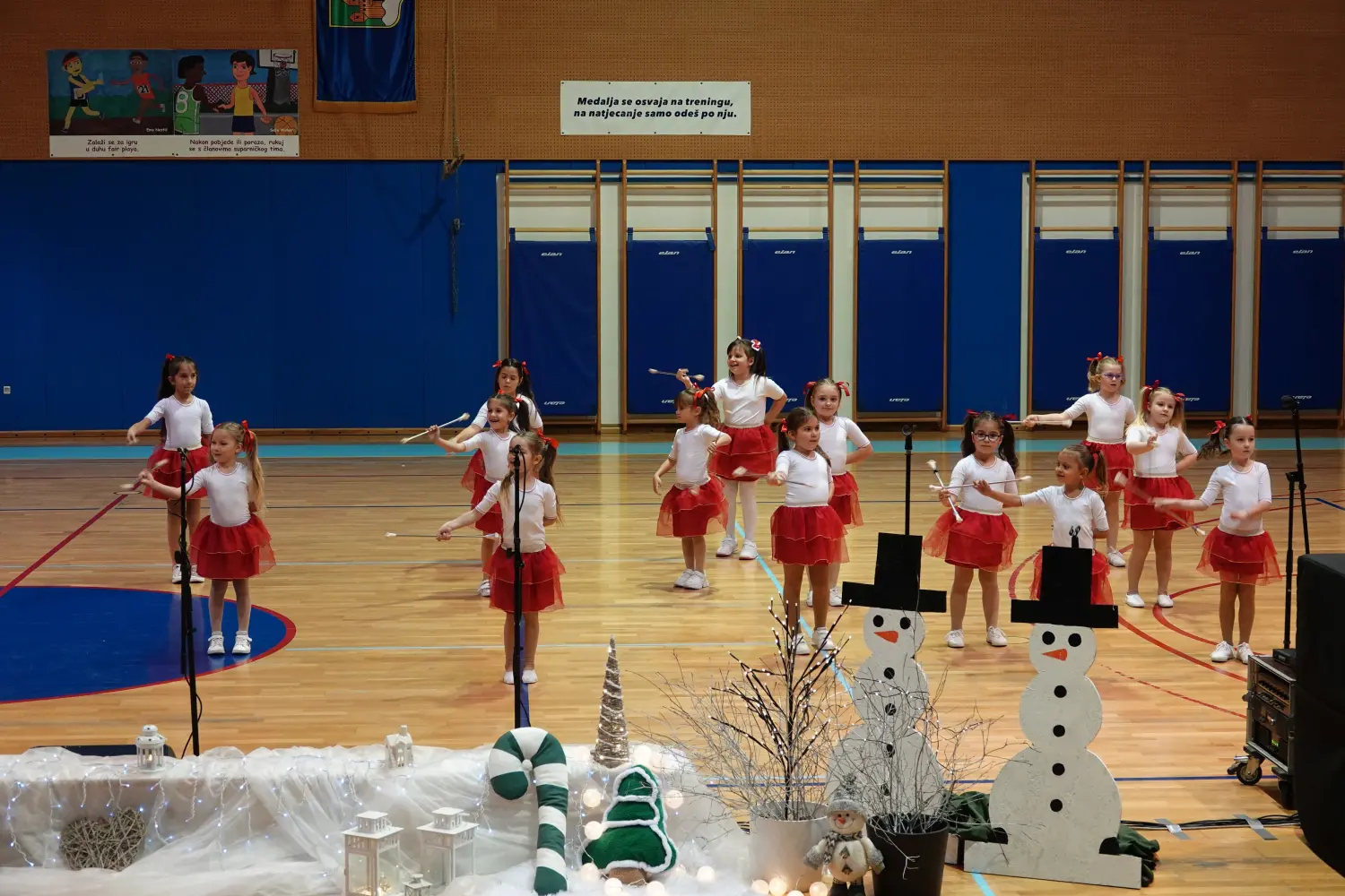 2024_12_05_DSC-RX10M4_0015 mazoretkinje 2024_12_05_DSC-RX10M4_0015 mazoretkinje