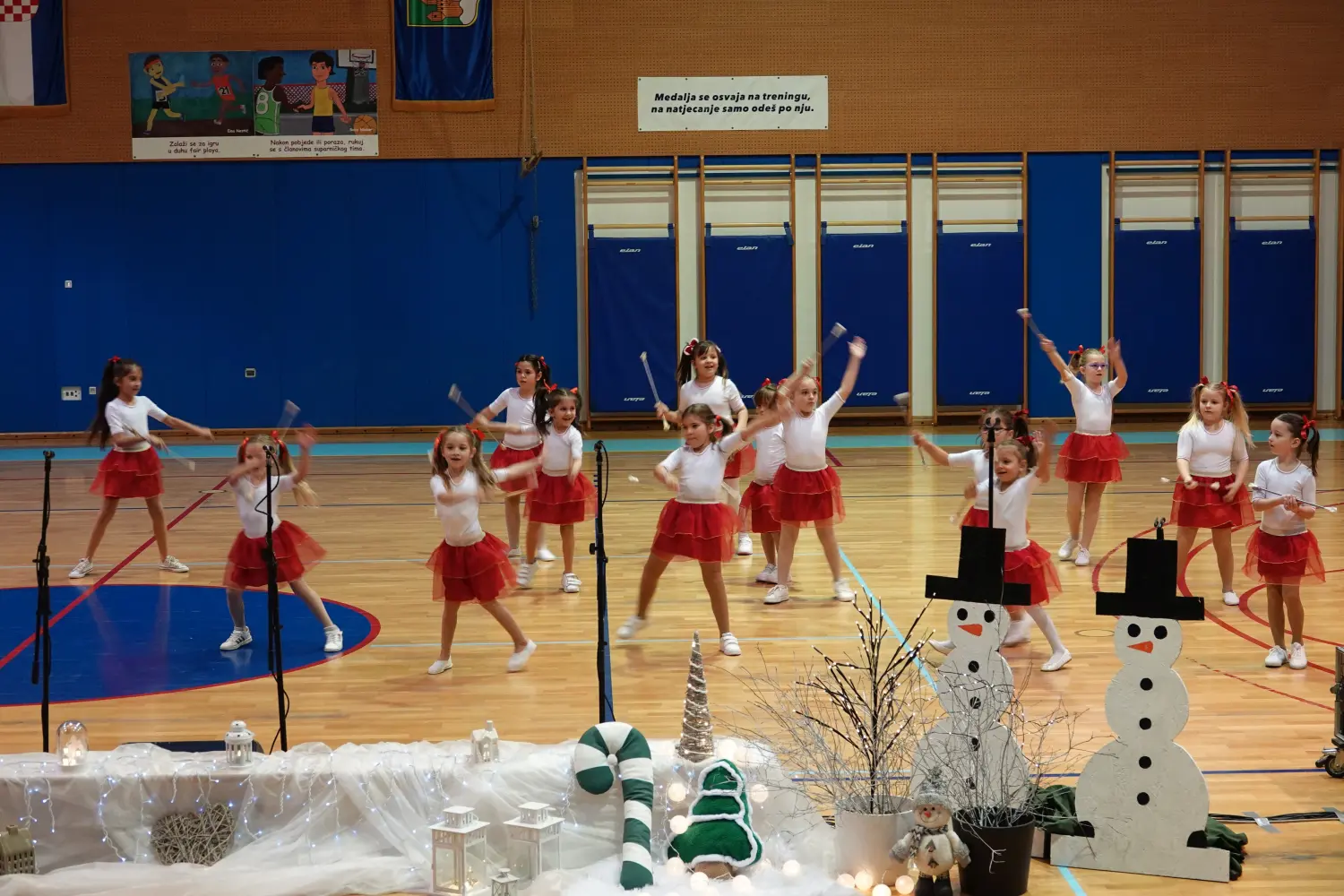 2024_12_05_DSC-RX10M4_0019 mazoretkinje 2024_12_05_DSC-RX10M4_0019 mazoretkinje