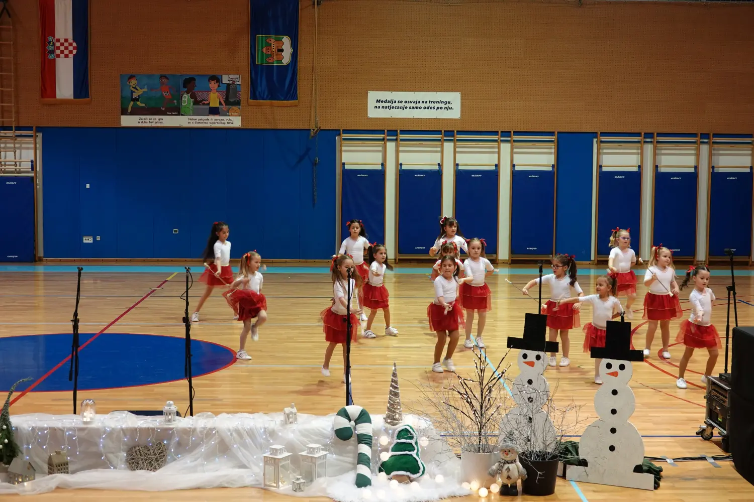 2024_12_05_DSC-RX10M4_0029 mazoretkinje 2024_12_05_DSC-RX10M4_0029 mazoretkinje