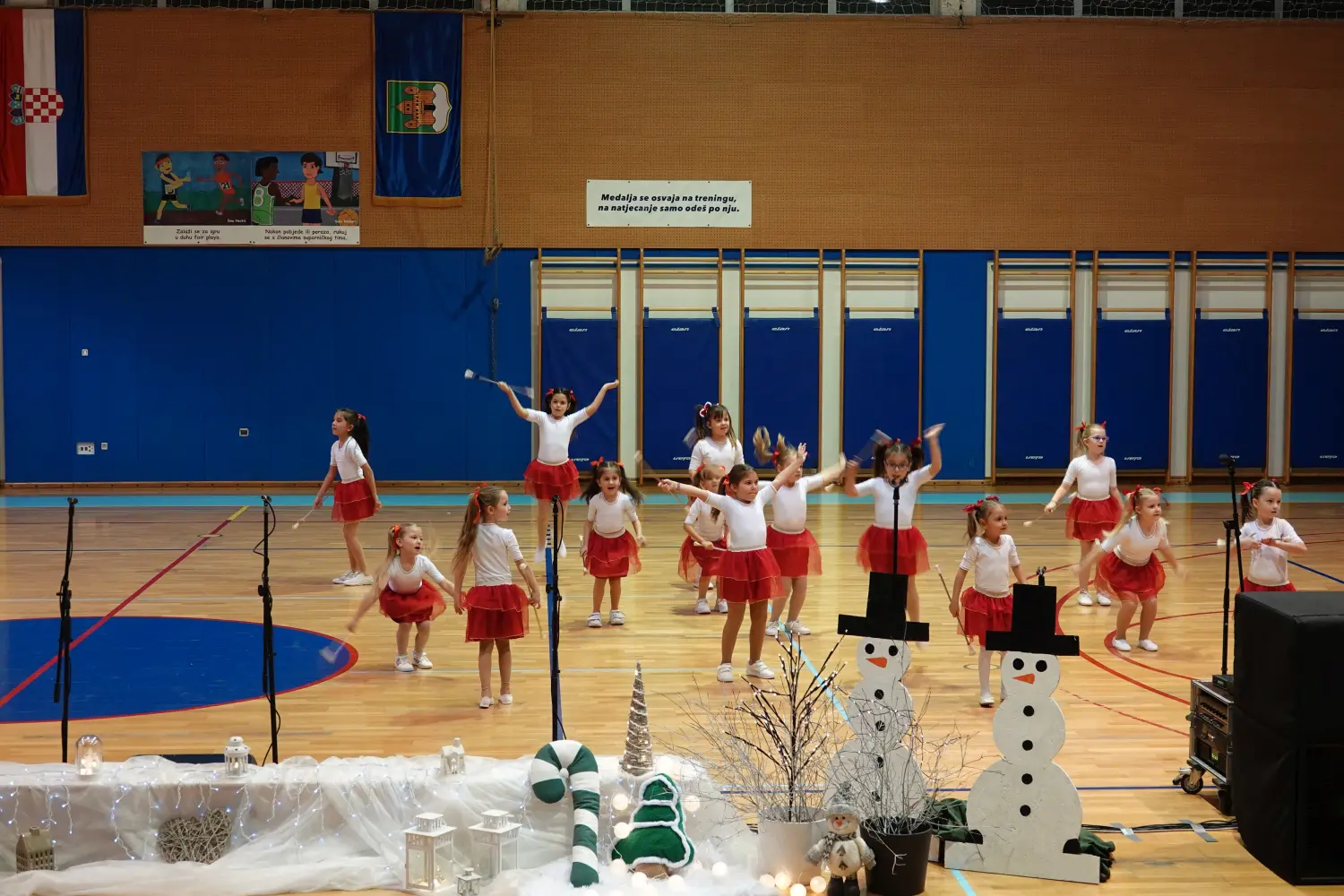 2024_12_05_DSC-RX10M4_0047 mazoretkinje 2024_12_05_DSC-RX10M4_0047 mazoretkinje