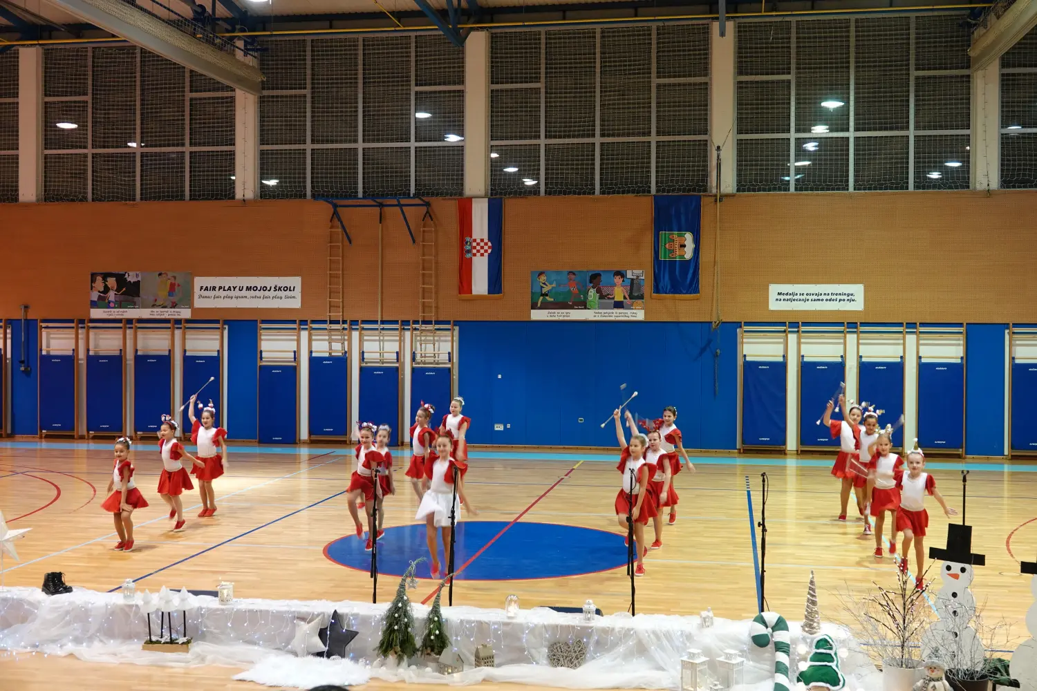 2024_12_05_DSC-RX10M4_0334 mazoretkinje 2024_12_05_DSC-RX10M4_0334 mazoretkinje