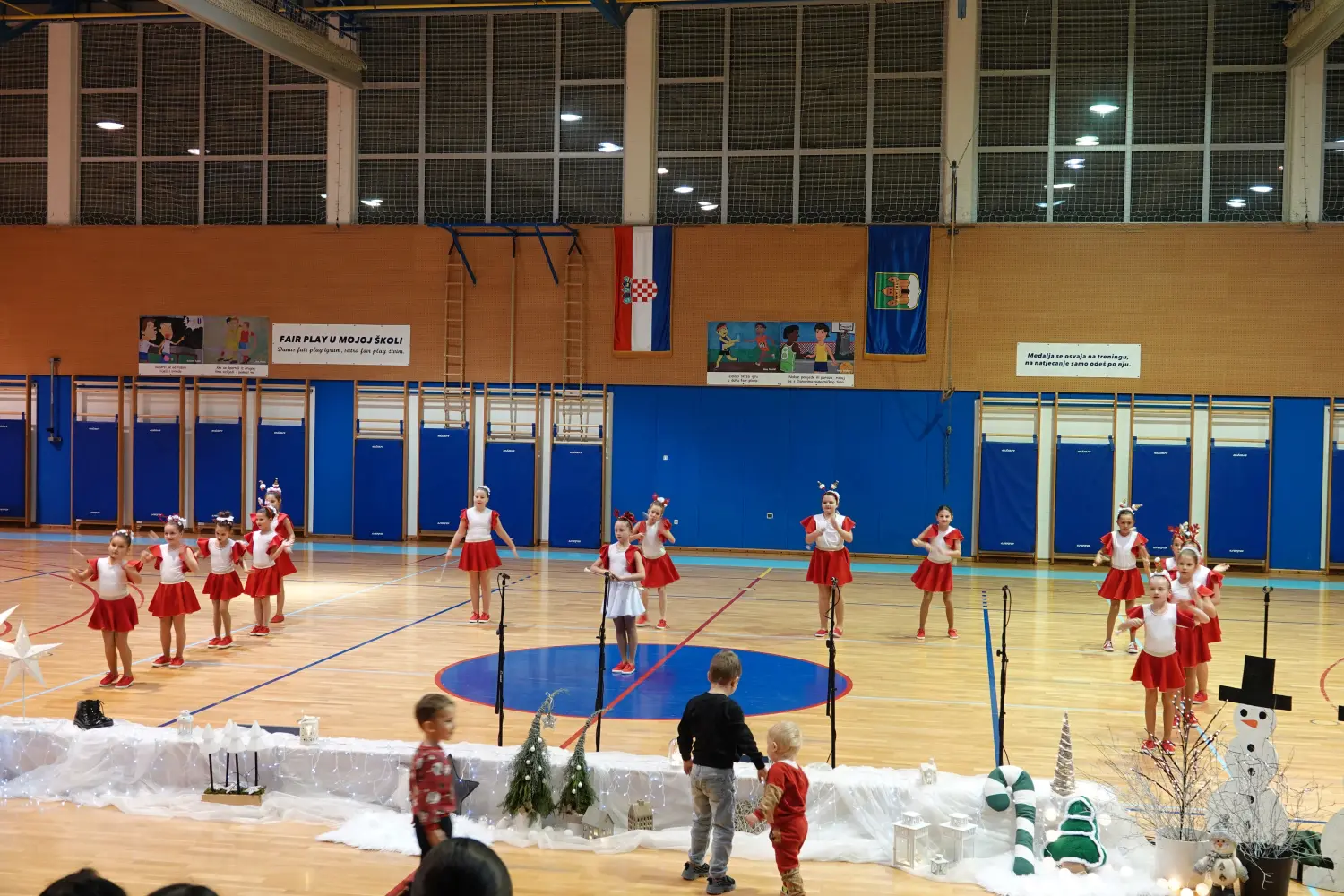 2024_12_05_DSC-RX10M4_0354 mazoretkinje 2024_12_05_DSC-RX10M4_0354 mazoretkinje