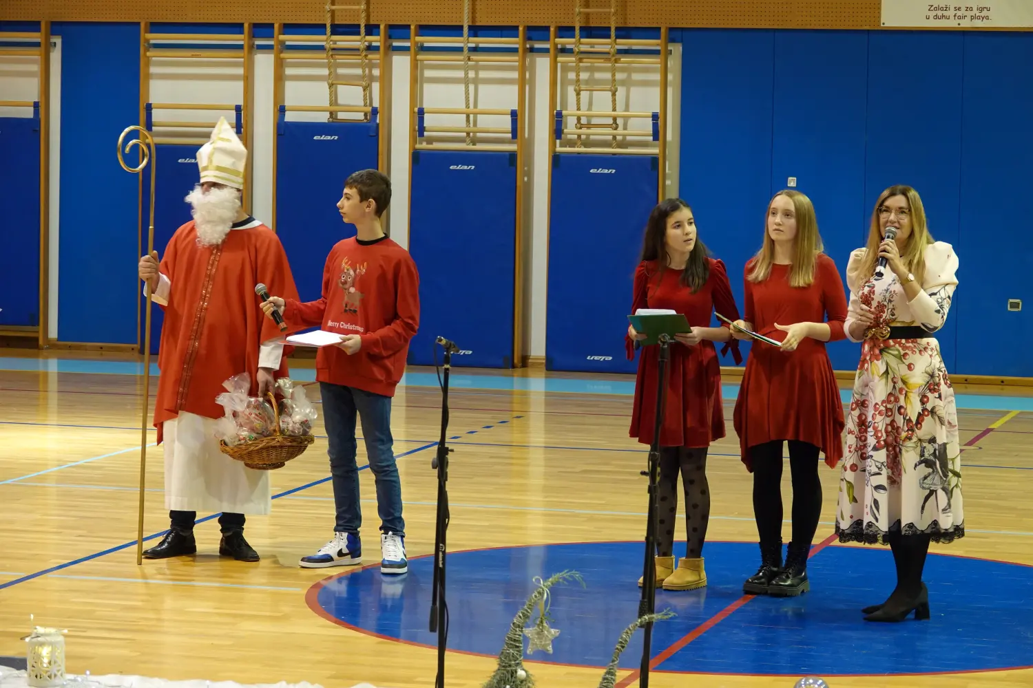 2024_12_05_DSC-RX10M4_0425 sveti nikola voditelji jelena 2024_12_05_DSC-RX10M4_0425 sveti nikola voditelji jelena