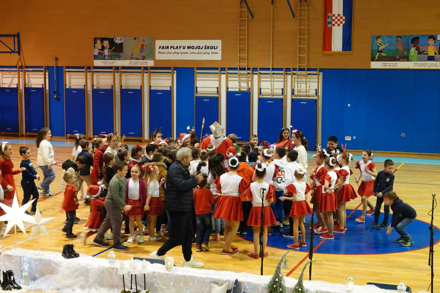 2024_12_05_DSC-RX10M4_0453 sveti nikola djeca 2024_12_05_DSC-RX10M4_0453 sveti nikola djeca