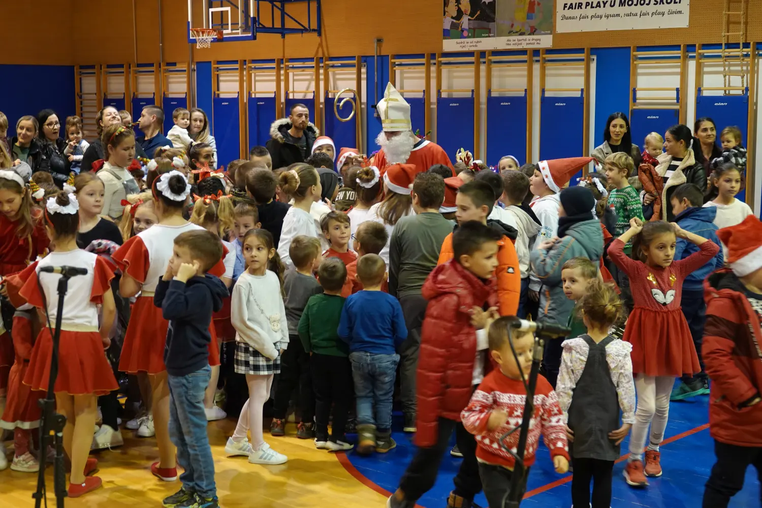 2024_12_05_DSC-RX10M4_0480 sveti nikola djeca 2024_12_05_DSC-RX10M4_0480 sveti nikola djeca