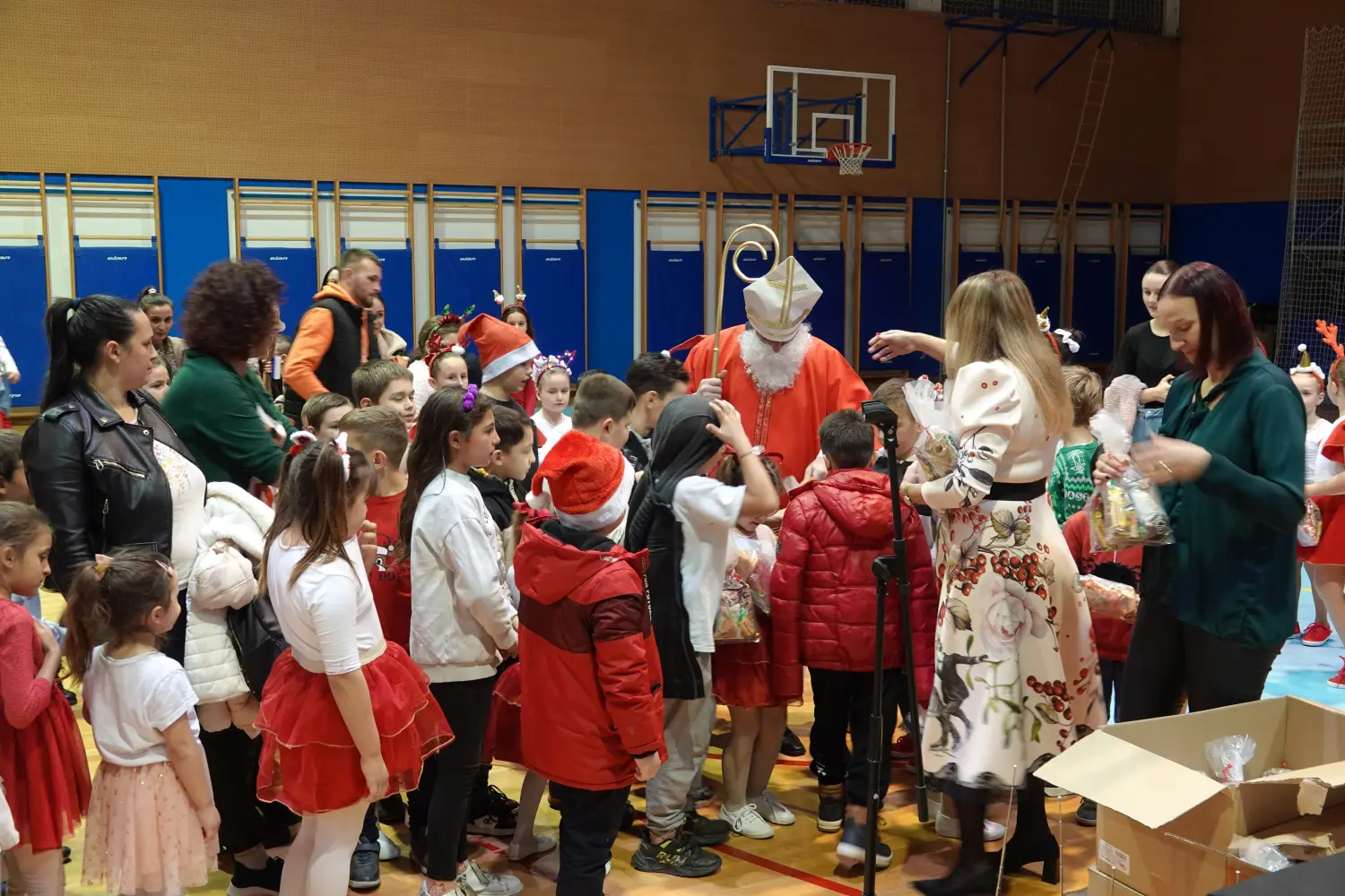 2024_12_05_DSC-RX10M4_0502 sveti nikola djeca 2024_12_05_DSC-RX10M4_0502 sveti nikola djeca