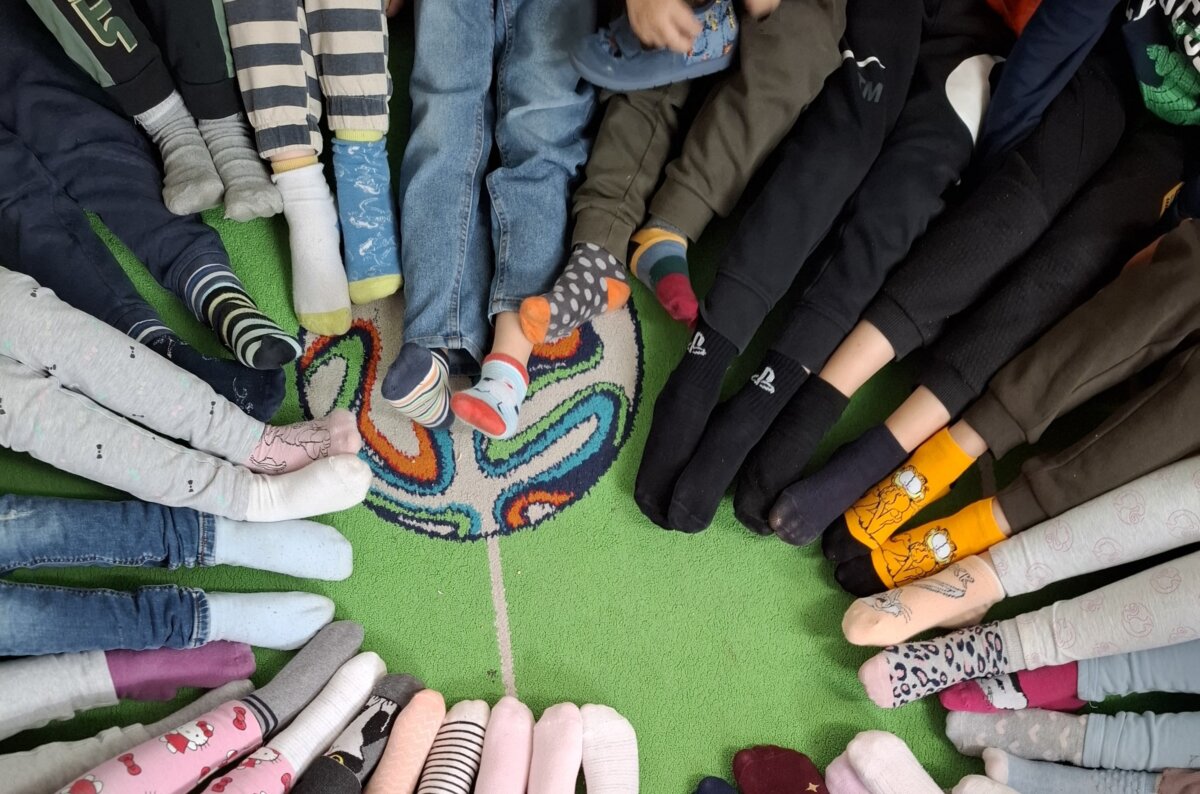 DV Zvjezdica šarene čarape