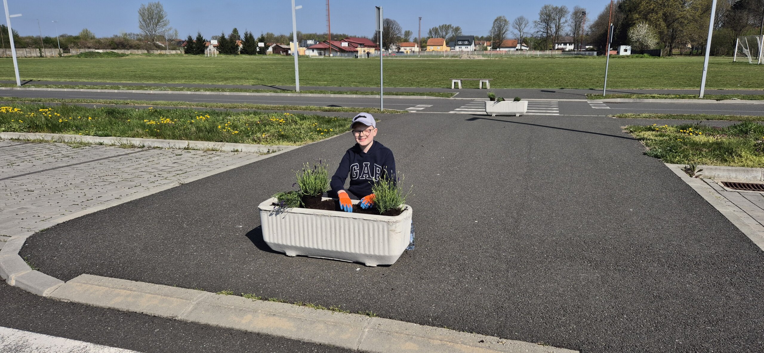 Pribislavec aktivno obilježio Dan planeta Zemlje sadnjom drveća i cvijeća