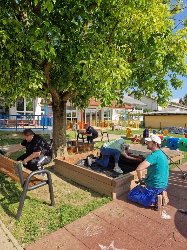 Zajedno za vrtić: Roditelji i djelatnici uljepšali dvorište