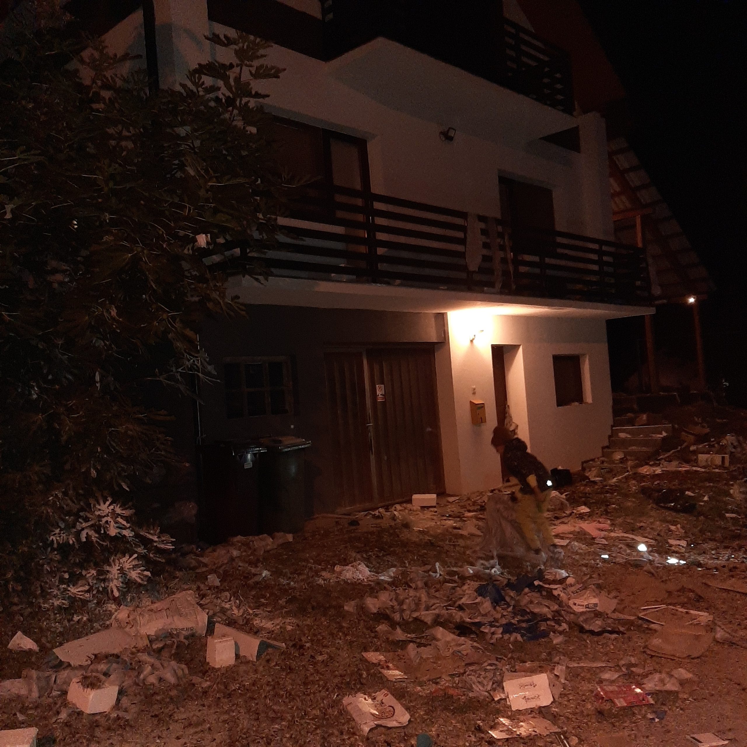 20251004_215825 20251004_215825