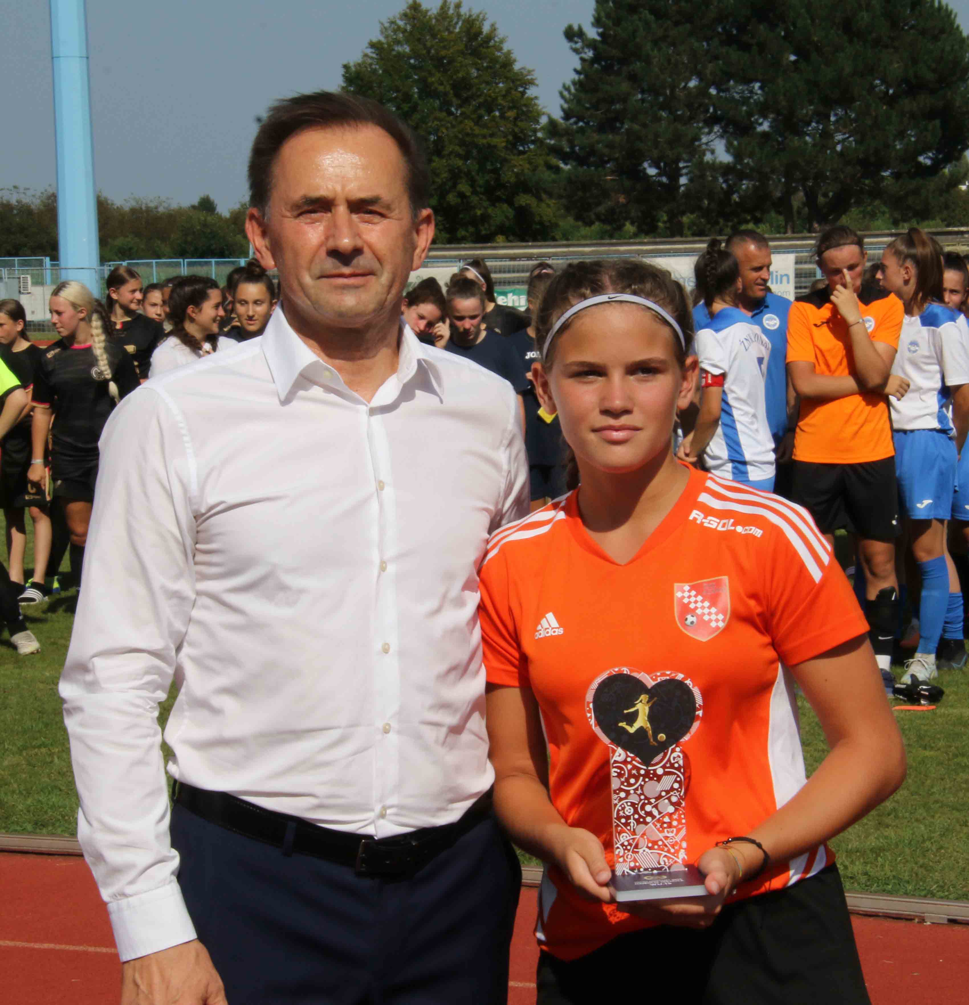 MEĐUNARODNO IZDANJE Ženski nogometni turnir u Čakovcu ‘Volim nogomet’