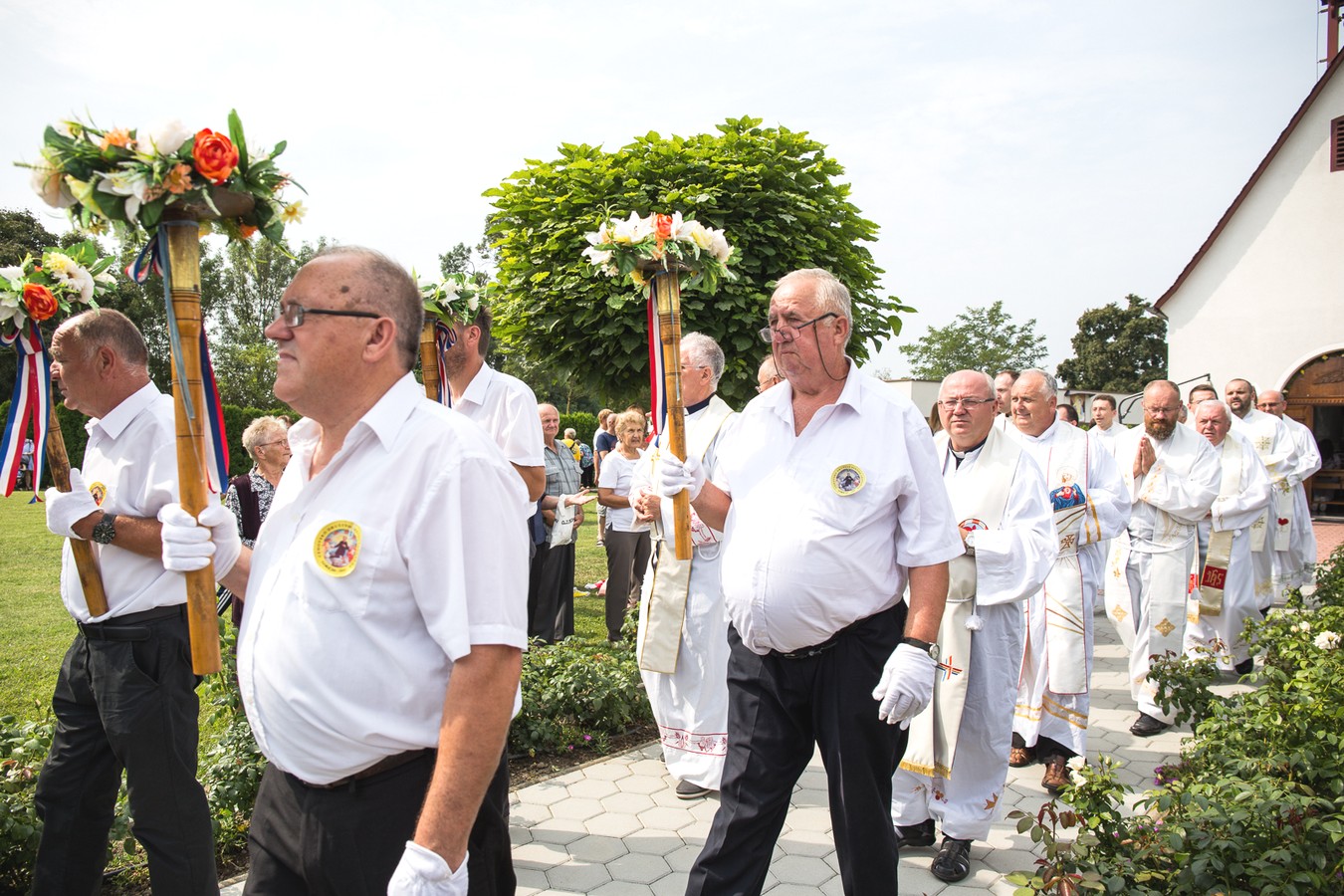 Deseta obljetnica posvete prvog Hrvatskog schönstattskog svetišta Kraljice srca u Maloj Subotici Deseta obljetnica posvete prvog Hrvatskog schönstattskog svetišta Kraljice srca u Maloj Subotici