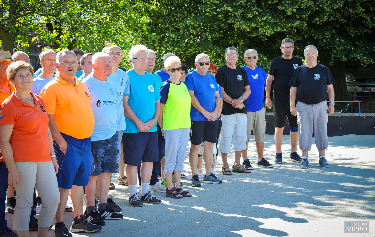 Četrnaest ekipa na Međunarodnom boćarskom turniru u Otoku
